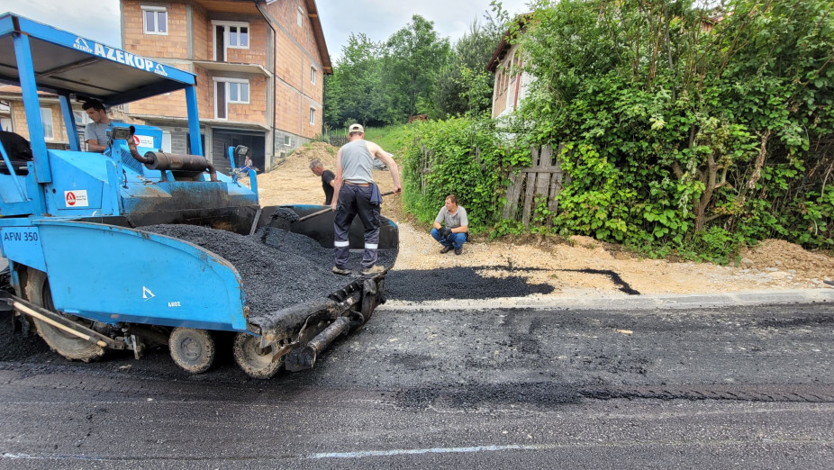 U Toku Asfaltiranje Dijela Ulice Panjina Kula Op Ina Centar Sarajevo