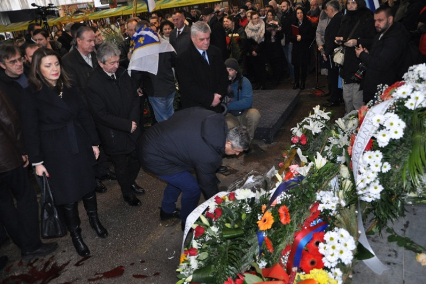 Obilje Ena Godi Njica Masakra Civila Na Pijaci Markale Op Ina Centar