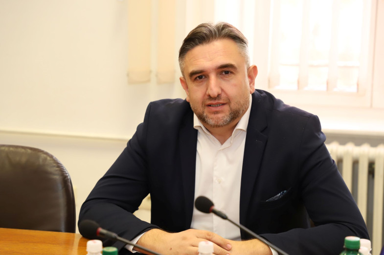 Ismailu Zulfiću uručeni ključevi stana u Sarajevu | Općina Centar Sarajevo