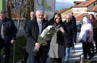 Polaganjem cvijeća započelo obilježavanje godišnjice slavne 105. brigade