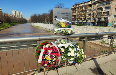 Delegacija Općine Centar položila cvijeće i odala počast prvim civilnim žrtvama protekle opsade Sarajeva