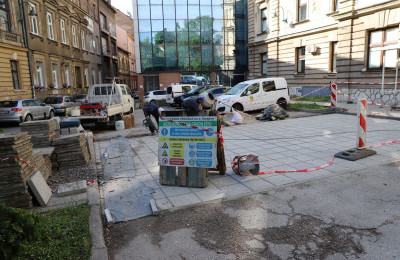 U toku radovi na sanaciji pristupne staze i platoa u Ulici Vrazova