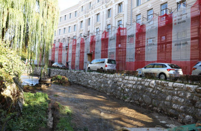 Počelo čišćenje Koševskog potoka i uređenje pješačkog mosta