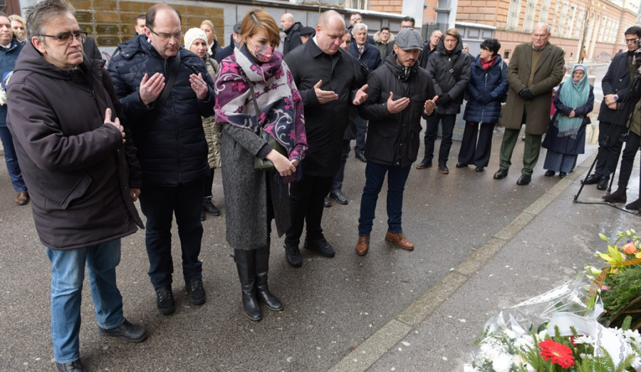 Počast žrtvama masakra u Gimnazijskoj ulici 