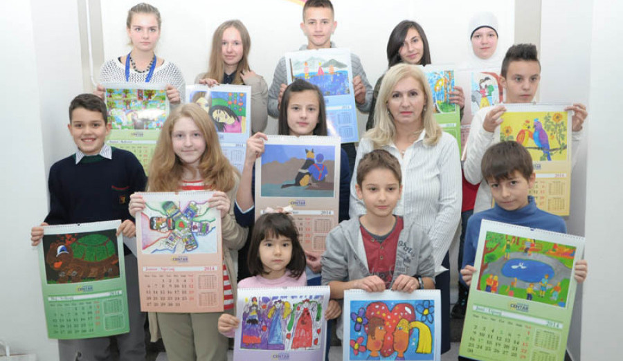 Dječiji likovni radovi na kalendaru Općine Centar za 2014. godinu