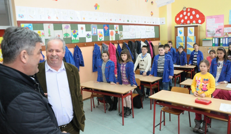 Predsjedavajući Ajnadžić obišao dvije osnovne škole u Centru