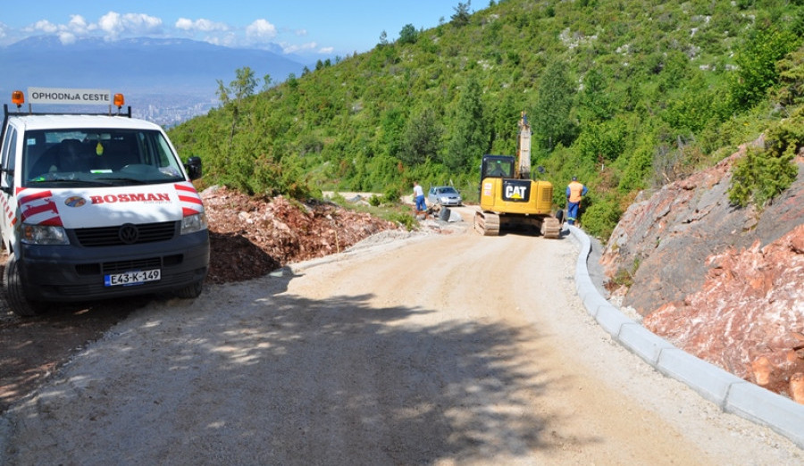 Započeli radovi na asfaltiranju lokalnog puta Čavljak - Dubravica