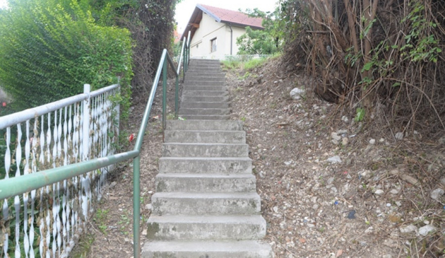 Očišćena stepeništa u Mjesnoj zajednici „Skenderija – Podtekija“