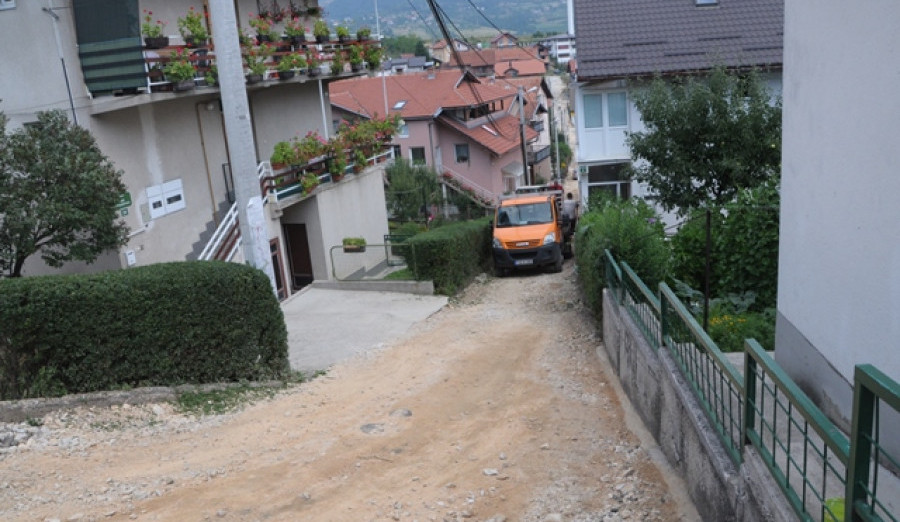 Uskoro nova vodovodna mreža i asfalt na dijelu Ulice Zije Dizdarevića 