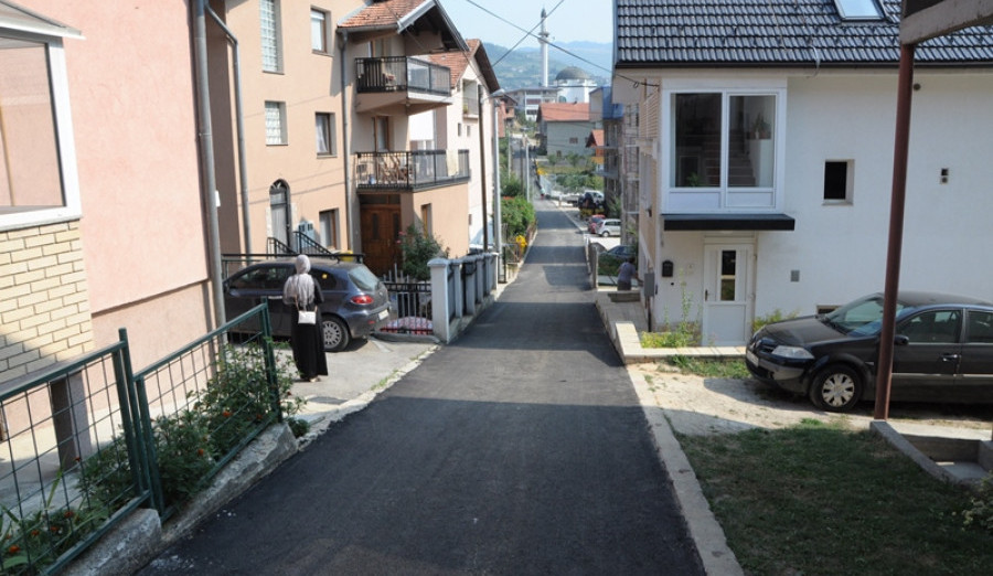 U dijelu Ulice Zije Dizdarevića izgrađena vodovodna mreža i postavljen asfalt 