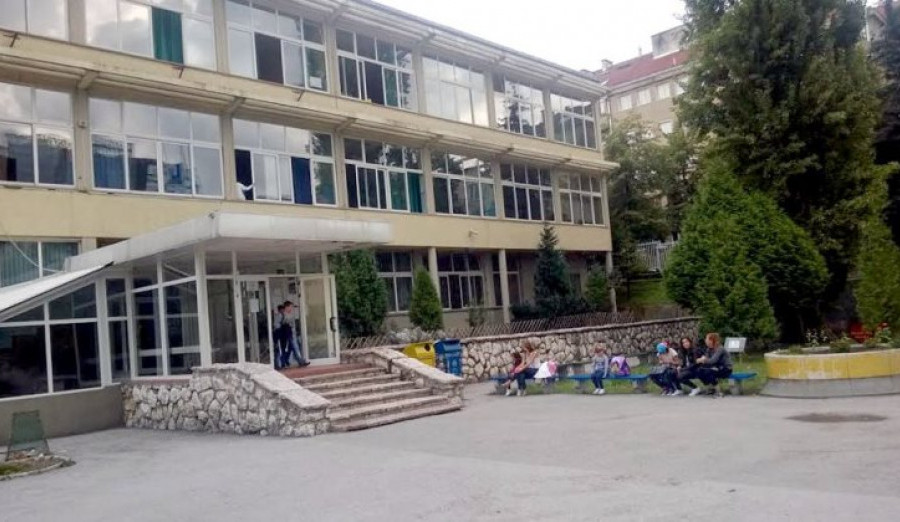 Bazar polovnih udžbenika u Osnovnoj školi „Isak Samokovlija“