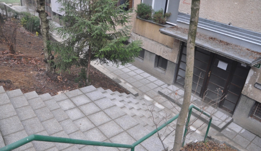Nove pješačke staze i stepenište u Ulici Asima Ferhatovića