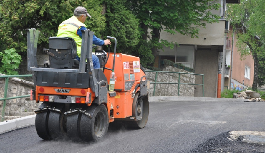 Za održavanje cesta u općini Centar planirano 2,5 miliona KM