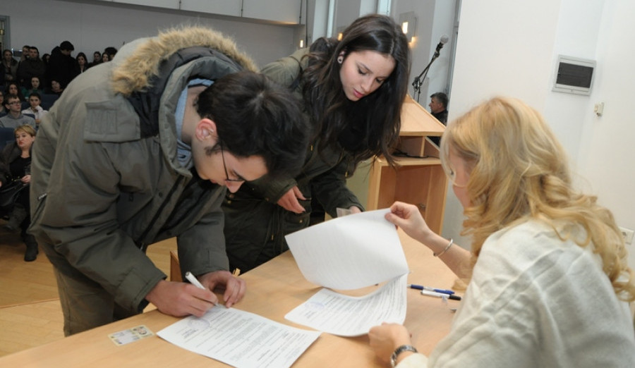 Potpisivanje ugovora za dodjelu stipendija Općine Centar učenicima i studentima