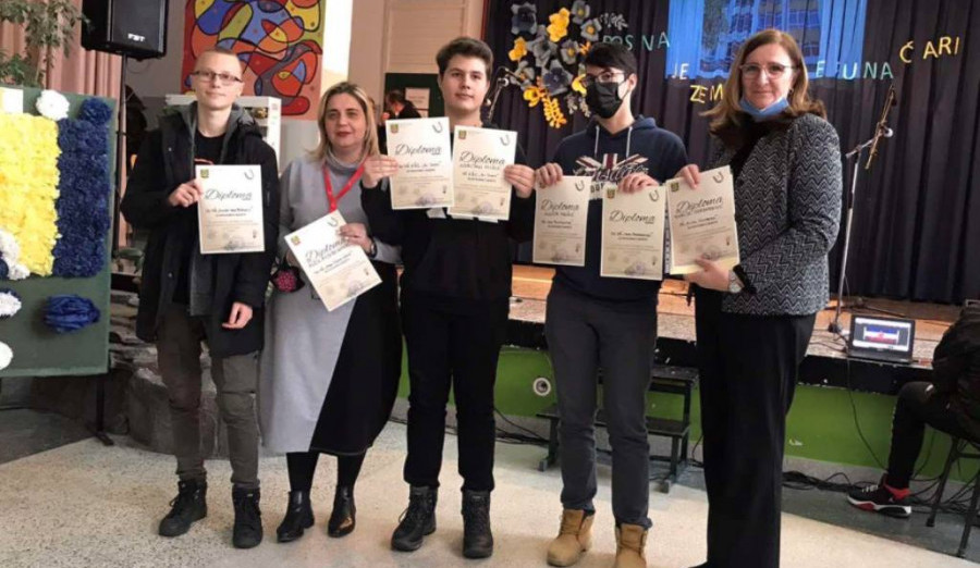 Učenici škole „Safvet-beg Bašagić“ pobjednici takmičenja iz fizike