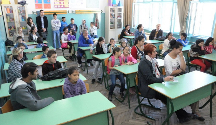 Općina Centar stimulira romsku djecu da se redovno školuju
