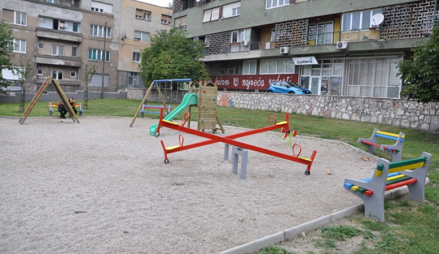 Završeno uređenje dječijeg parka u Ulici Mehmeda Spahe 