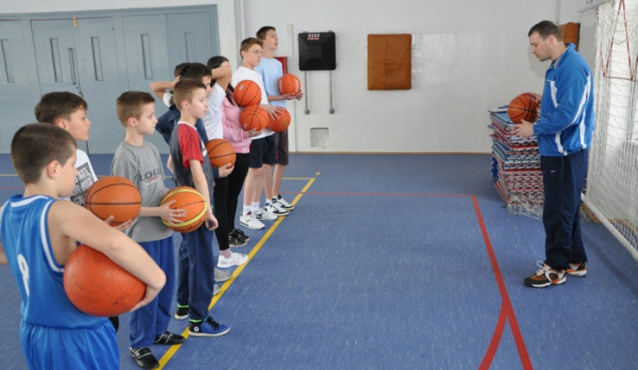 Nastavljena besplatna škola košarke za osnovce