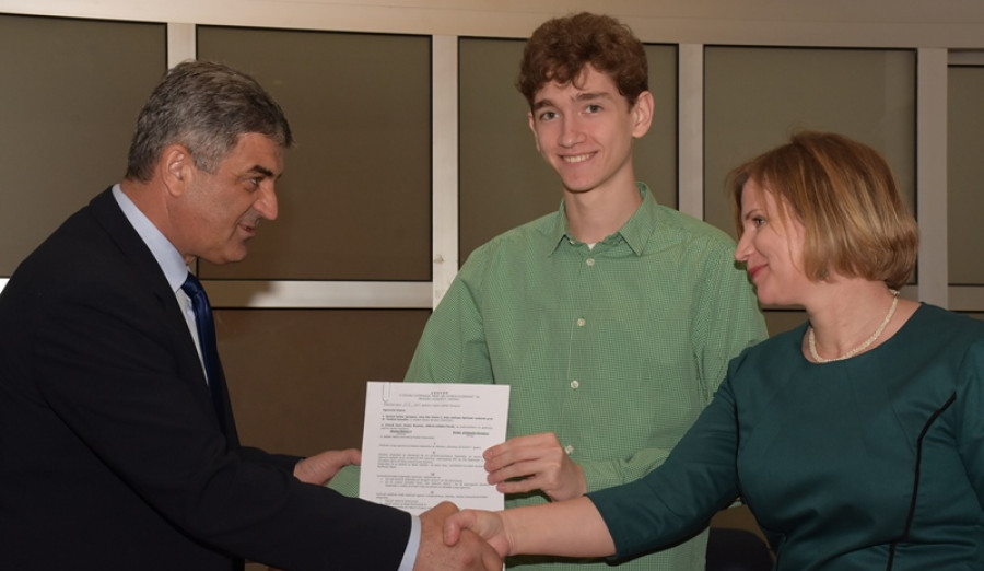 Srednjoškolci potpisali ugovore za dodjelu stipendija Općine Centar 