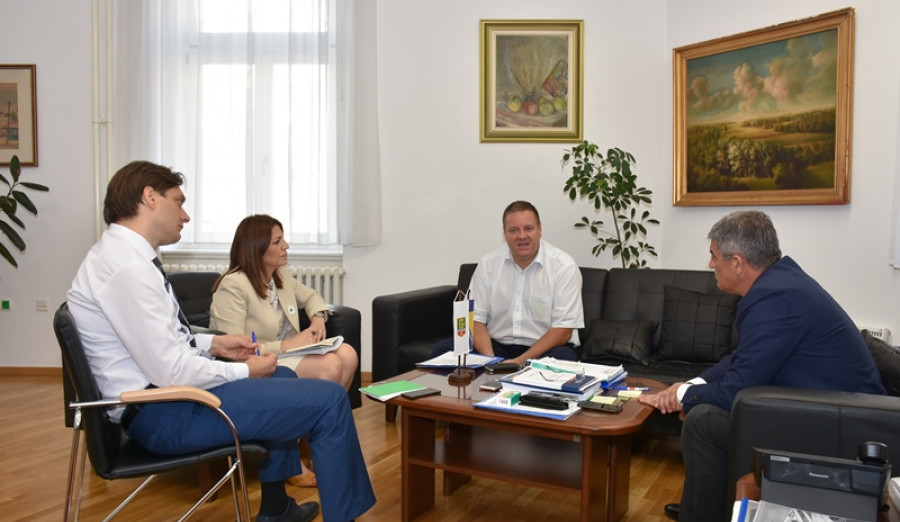 (FOTO) Ajnadžić i Gušić razgovarali o poboljšanju usluga gradskog prevoza u općini Centar