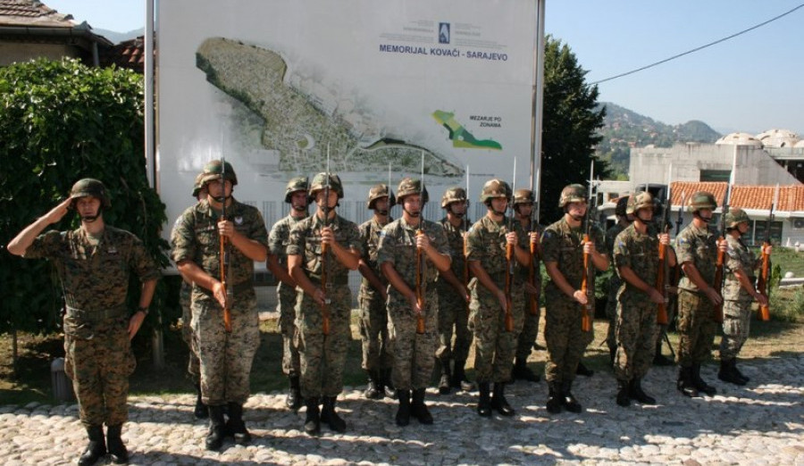 (FOTO) Pripreme za obilježavanje godišnjice formiranja Prvog korpusa Armije RBiH