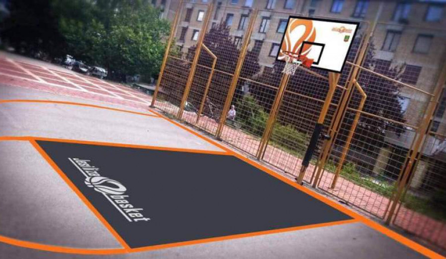 Otvaranje obnovljenog terena za basket u naselju Breka