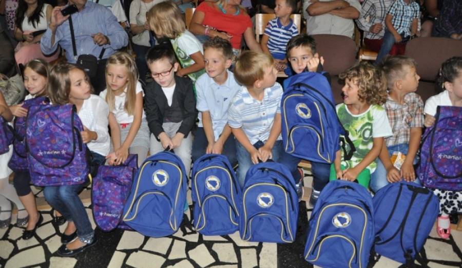 Prvačići će i ove godine dobiti od Općine Centar školske torbe i pribor