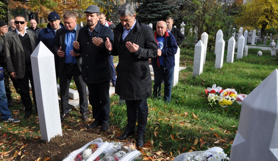 Odata počast preminulom ratnom komandantu Adnanu Solakoviću