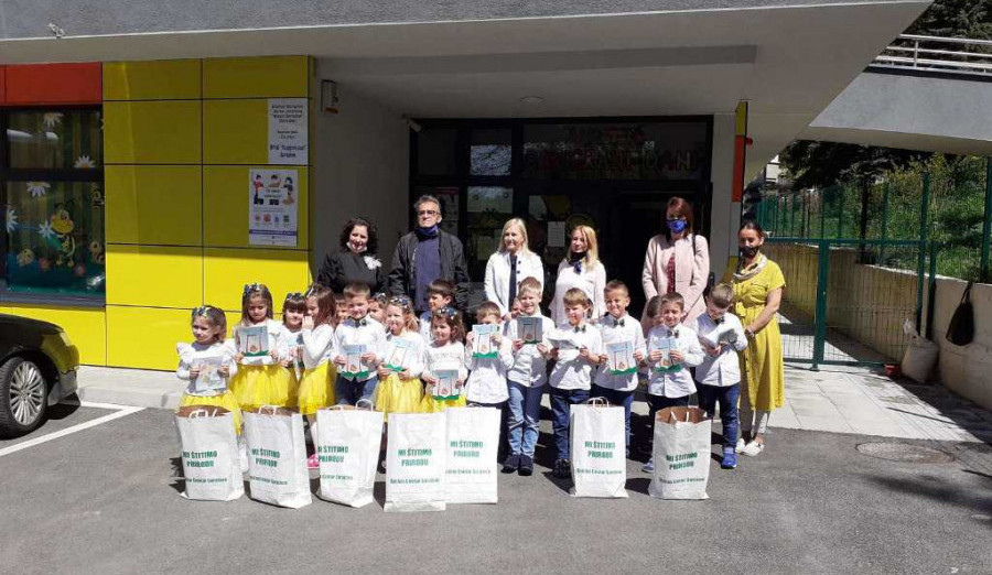 JU Djeca Sarajeva donirano 250 slikovnica