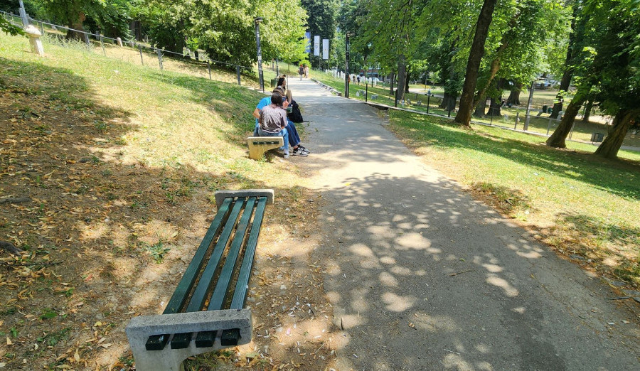 Završena obnova parkovskog mobilijara u Velikom i Malom parku