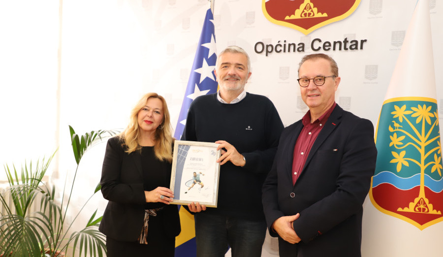 Uručena zahvalnicu načelniku Mandiću