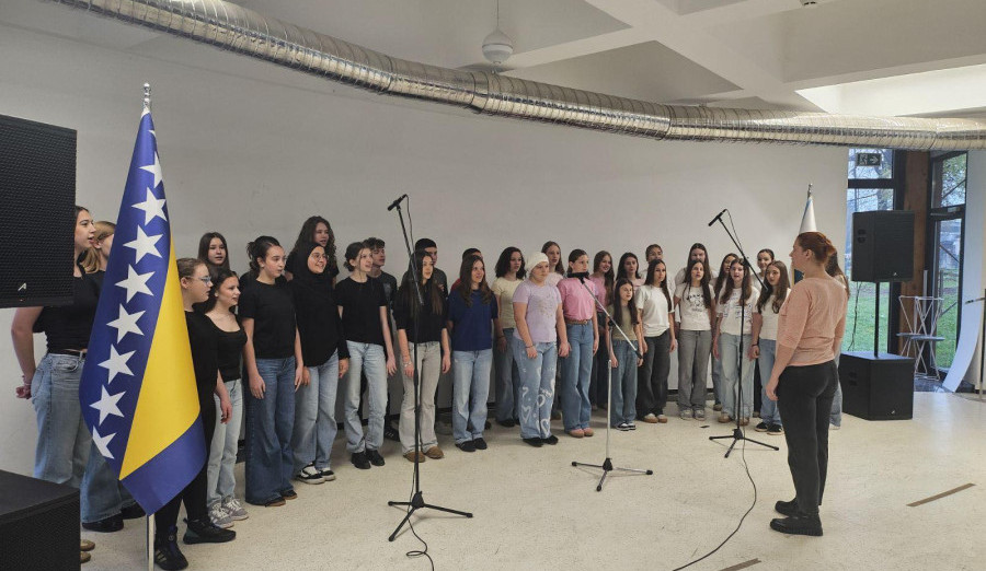 Održana revija kulturno-umjetničkog stvaralaštva osnovaca