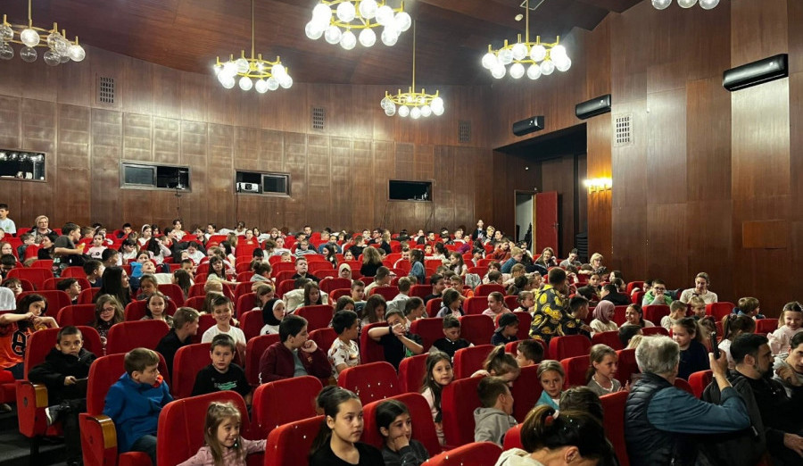 Predstava „Plastika“ izvedena na 12. festivalu dječije umjetnosti „FEDU“