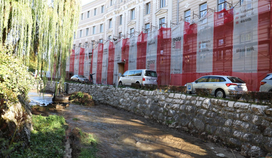 Počelo čišćenje Koševskog potoka i uređenje pješačkog mosta